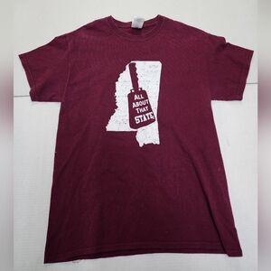 Gildan Men's Medium Mississippi State Bulldogs Maroon Cowbell T-shirt
